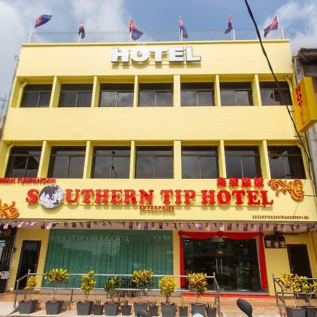 Southern Tip Hotel Pontian Kecil Exterior foto