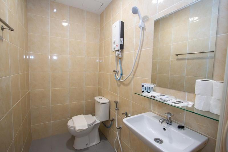 Southern Tip Hotel Pontian Kecil Exterior foto