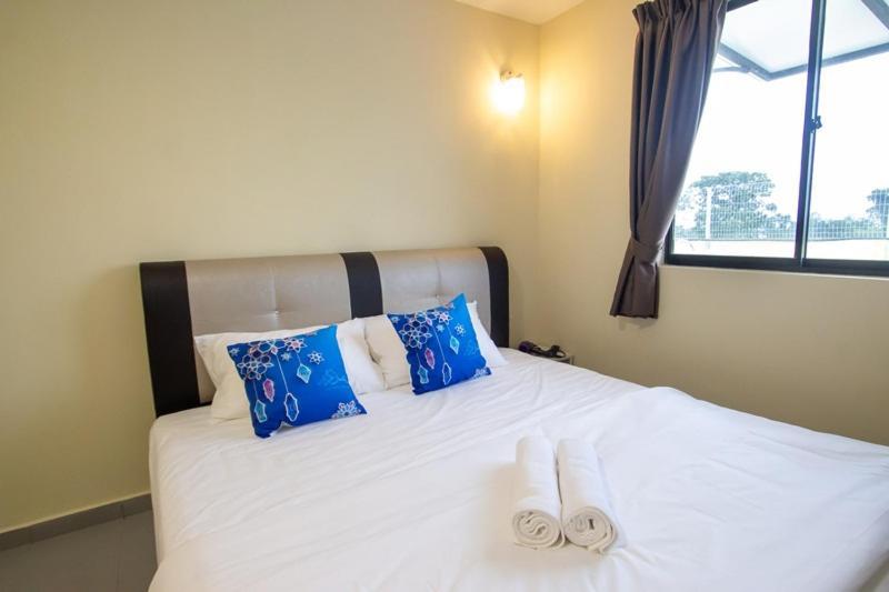 Southern Tip Hotel Pontian Kecil Exterior foto