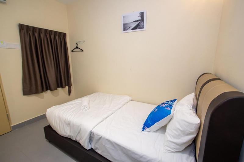 Southern Tip Hotel Pontian Kecil Exterior foto