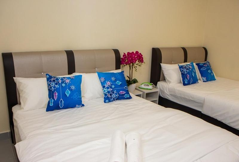 Southern Tip Hotel Pontian Kecil Exterior foto