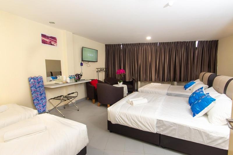 Southern Tip Hotel Pontian Kecil Exterior foto